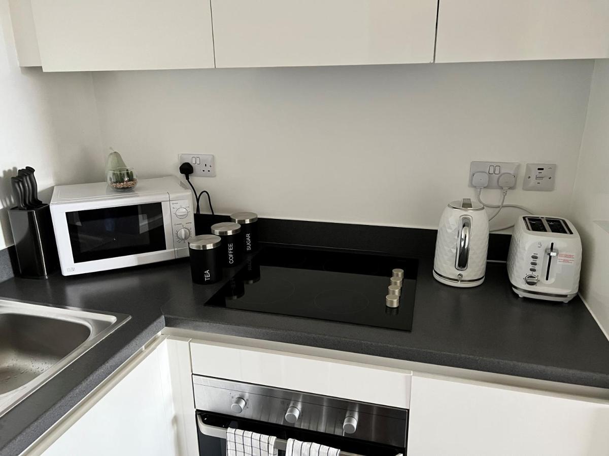 Spacious 1 Bed Relocation Apartment Free Parking, Brierley Hill Eksteriør bilde