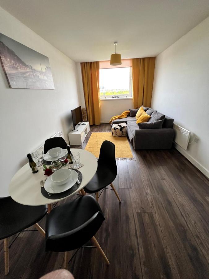 Spacious 1 Bed Relocation Apartment Free Parking, Brierley Hill Eksteriør bilde