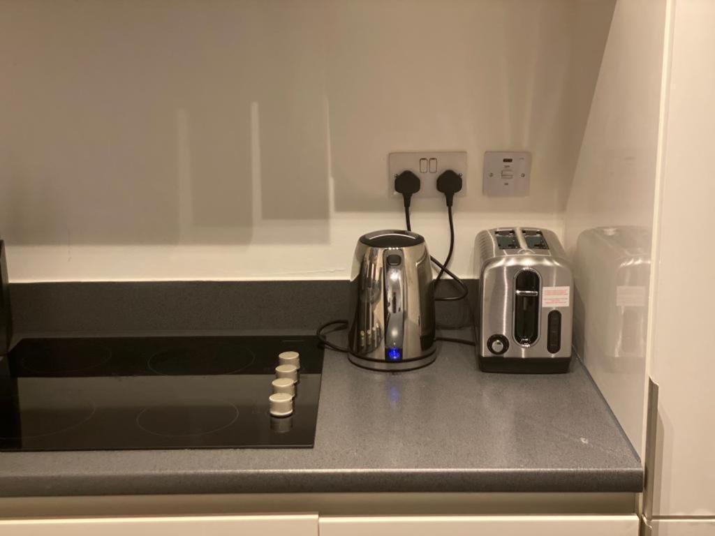 Spacious 1 Bed Relocation Apartment Free Parking, Brierley Hill Eksteriør bilde