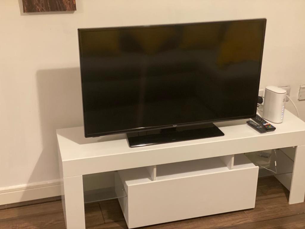 Spacious 1 Bed Relocation Apartment Free Parking, Brierley Hill Eksteriør bilde